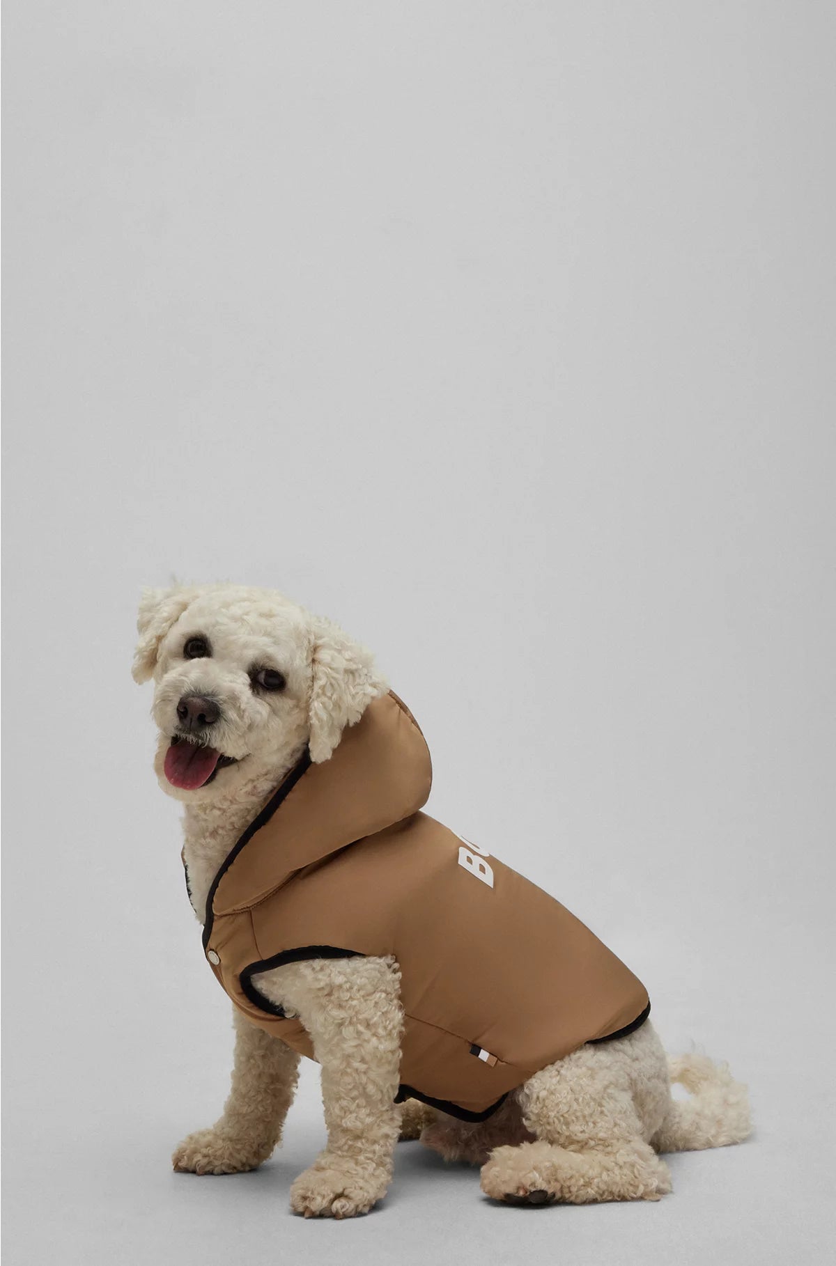DOG LIGHTWEIGHT JACKET WITH LOGO DETAILING